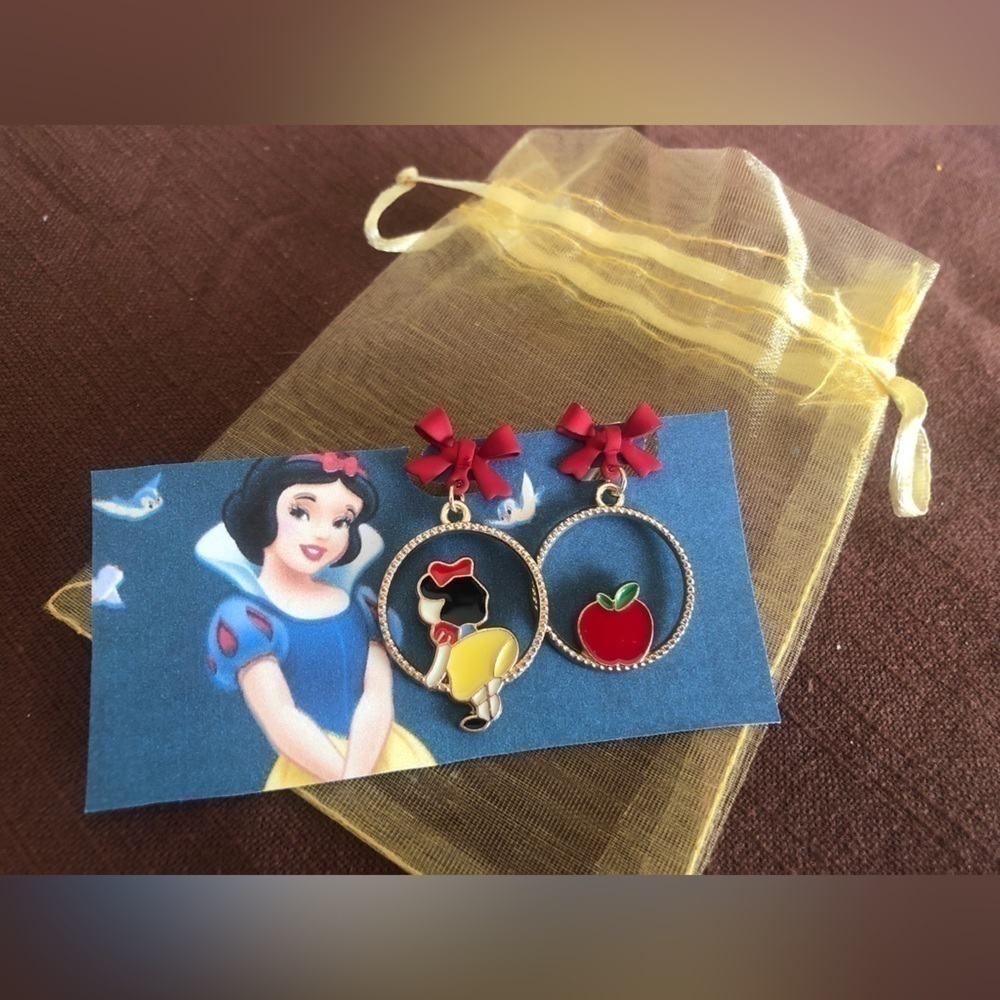Disney Snow White Earrings